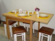 Kitchen extensible table