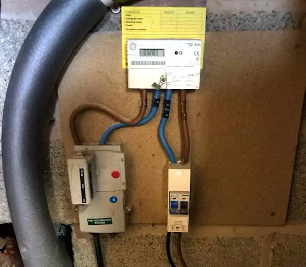 daybury-electrical-installations-services