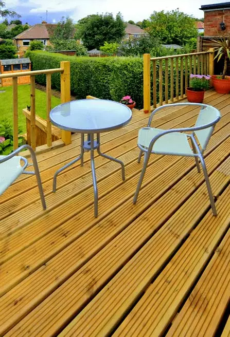 garden-decking-in-essex-creative-paving